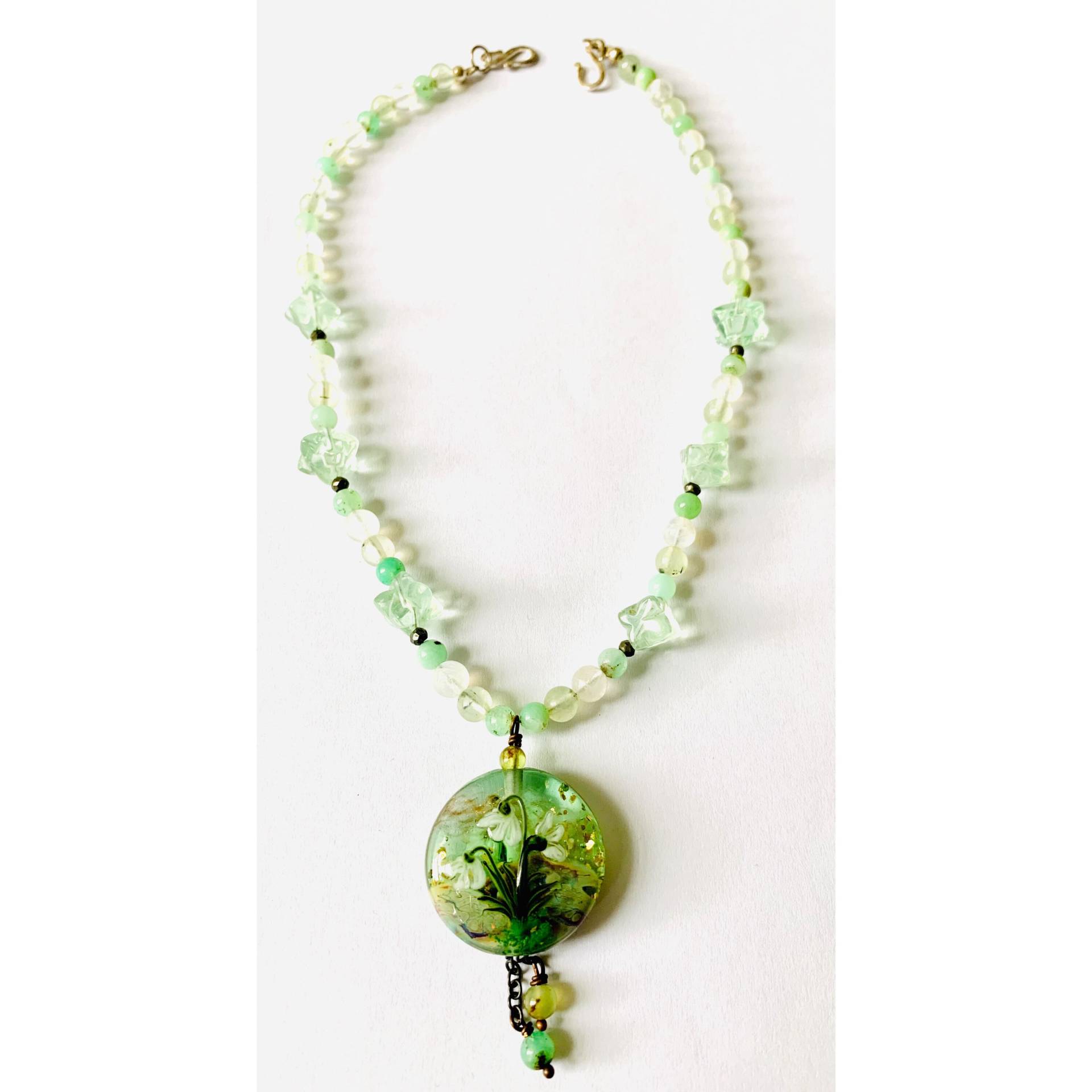 Handgemachte Lampwork Glas Halskette Mit Einem Atemberaubenden Schneeglöckchen Fokal Handgemachte Lampwork Glas Halskette Mit Einem Atemberaubenden Schneeglöckchen Fokal von JennysbeadArt