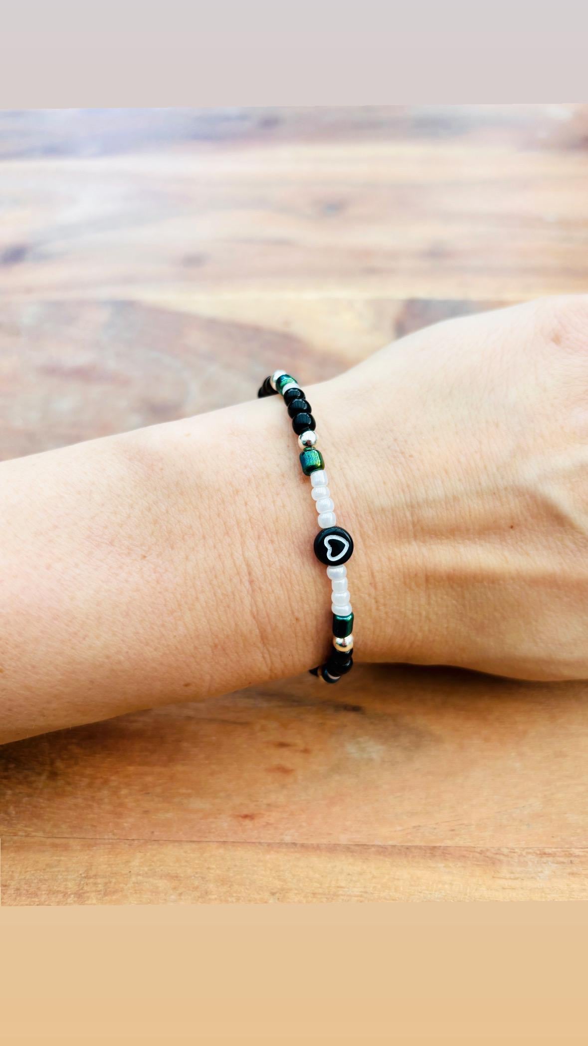 Perlenarmband Herz Mond Blume Stern in Schwarz - Türkis Oder Rosa Modern Und Trendy Motivperlen Gold von JensArtCreation