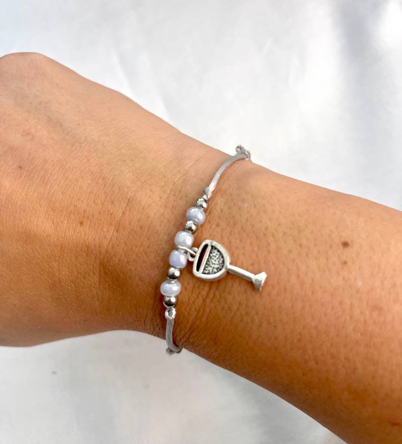 Weinglas Armband Mit Weinglasanhänger Trinkfreunde Freundschaftsarmband Sektglasarmband Geschenk Sektglas Silber Grau von JensArtCreation