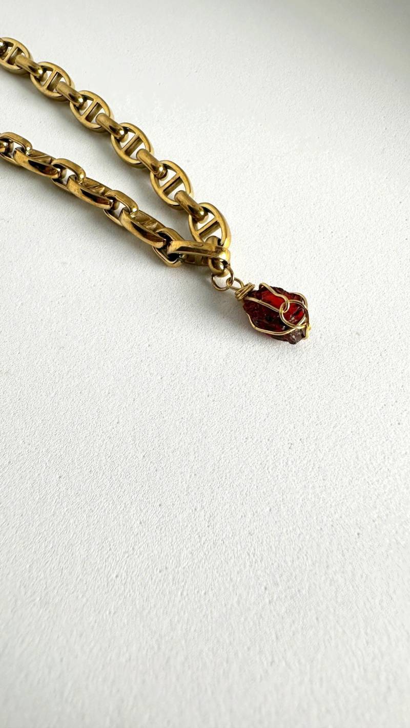 Granat-Kette "Rocha" - Edelsteinkette 14K Vergoldet Echter Granat Handgefertigtes Unikat Verfärbungsresistenter Schmuck Granat-Kette "Rocha" - Edelsteinkette 14K Vergoldet Echter Granat Handgefertigtes Unikat Verfärbungsresistenter Schmuck von JensAtelierJewellery