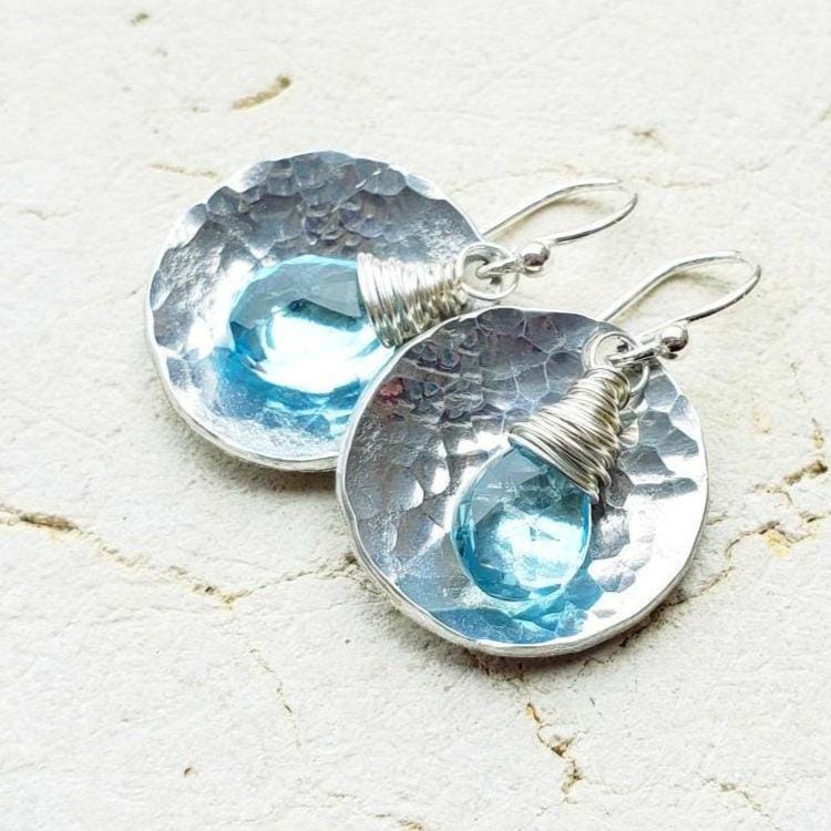 Blautopas Ohrringe. Sterling Silber Gehämmert Echte Blauer Topas Schmuck. März Geburtsstein Schmuck von JensBeadBox