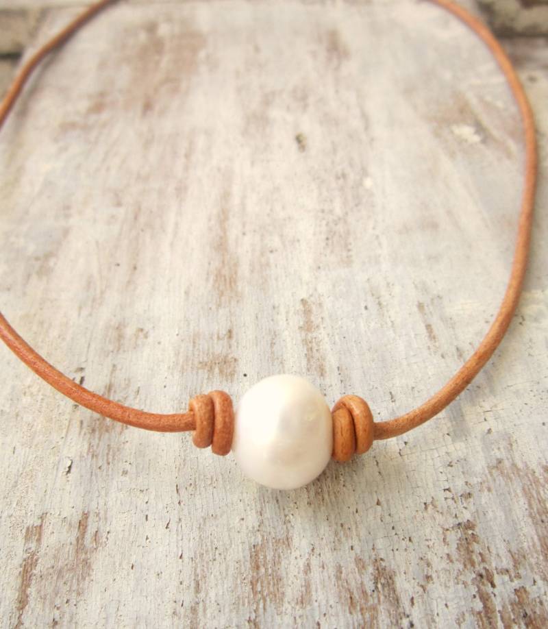 Braunes Leder Und Perle Necklace.pearl Halsband Necklace.large White Pearl Necklace.rustic Jewelry.leather Schmuck. Perlenschmuck von JensBeadBox