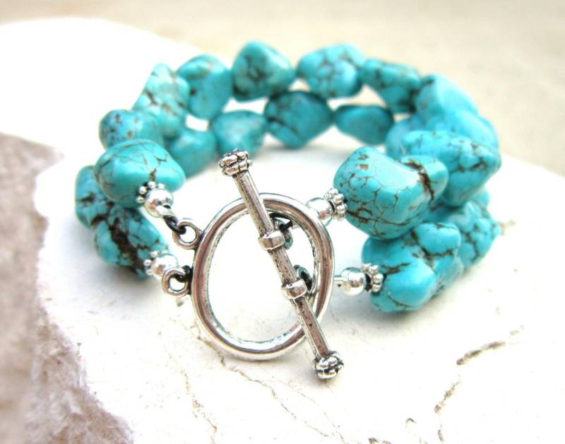 Doppelstrang Türkis Armband. Chunky Howlith Knebelarmband. Schmuck. Schmuck von JensBeadBox