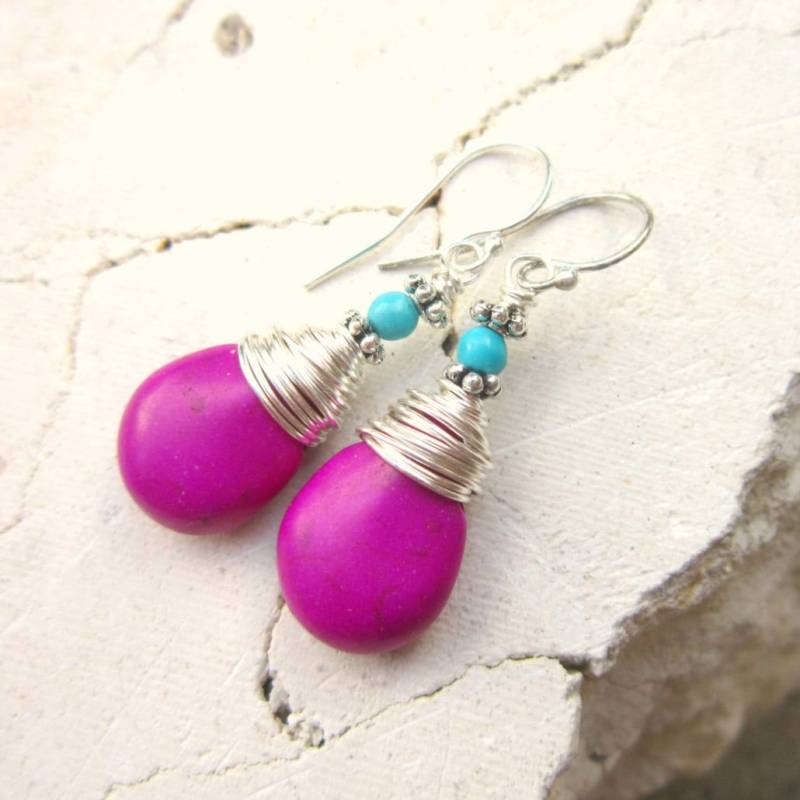 Draht Gewickelt Lila Und Türkis Ohrringe. Lila Howlite Baumwinkel Ohrringe.orchidee Ohrringe.lila Jewelry.türkis Schmuck von JensBeadBox