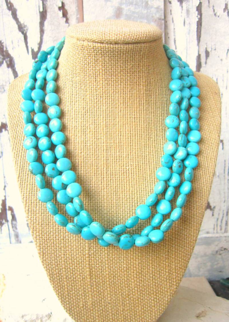 Dreisträngige Türkis Kette. Türkise Howlith Statement Halskette Mit Halskette. Schmuck. Brautjungfern Schmuck von JensBeadBox