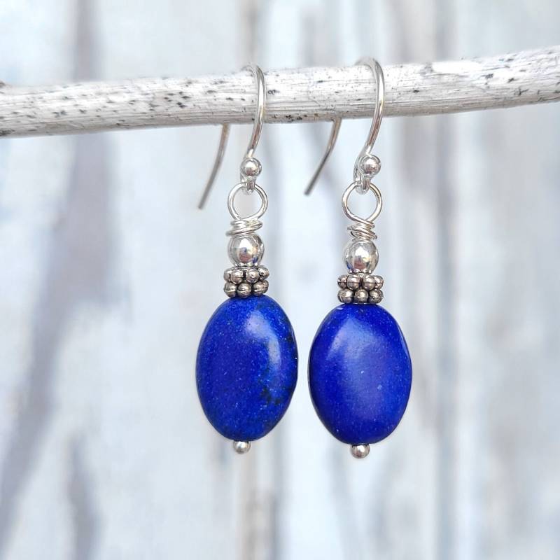 Dunkelblaue Ohrringe. Halbedelstein Faux Lapis Marineblauer Schmuck. Königsblauer Schmuck von JensBeadBox