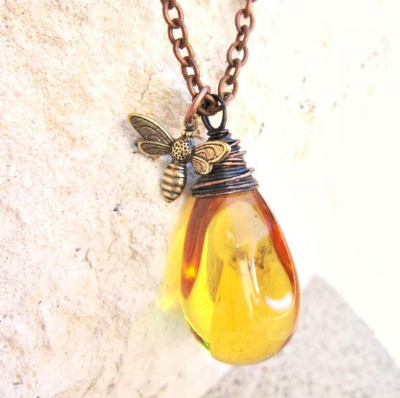 Honig Biene Halskette. Draht Gewickelt Briolette Charm Bernstein Glas Bumble Bee Schmuck. Schmuck von JensBeadBox