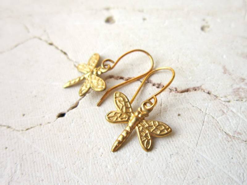 Kleine Gold Libellen Ohrringe.gold Tropfen Ohrringe.libellen Schmuck.geschenk Für Libellenliebhaber. Erinnerungsschmuck von JensBeadBox