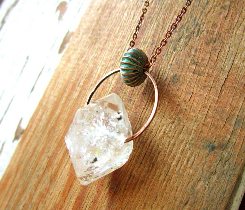 Kristall Rough Cut Nugget Halskette. Lange Kette Bergkristall Grünspan Schmuck. Schmuck von JensBeadBox