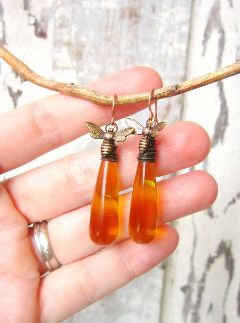 Lange Honigbienen Ohrringe. Schmuck. Wire Wrapped Briolette Honig Bernstein Glas Schmuck von JensBeadBox
