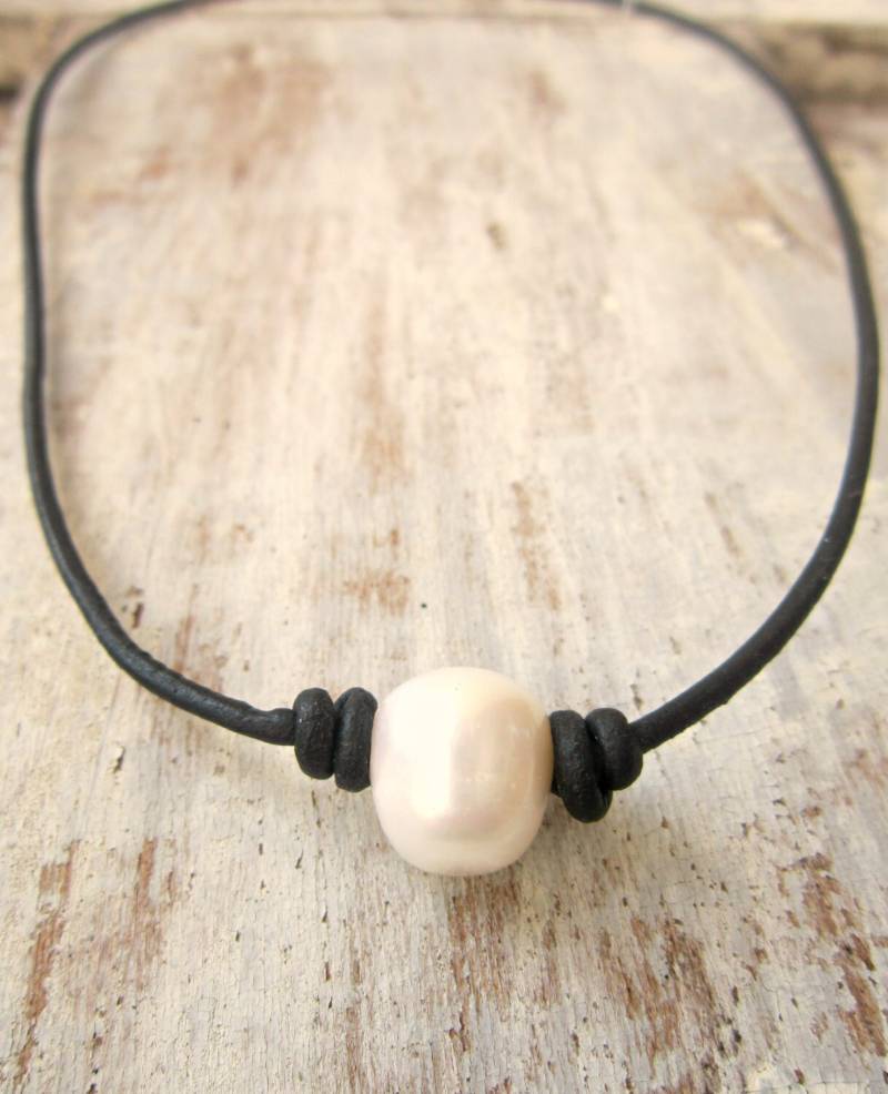 Schwarzes Leder Und Perle Necklace.pearl Halsband Necklace.large White Pearl Necklace.rustic Jewelry.leather Schmuck. Perlenschmuck von JensBeadBox