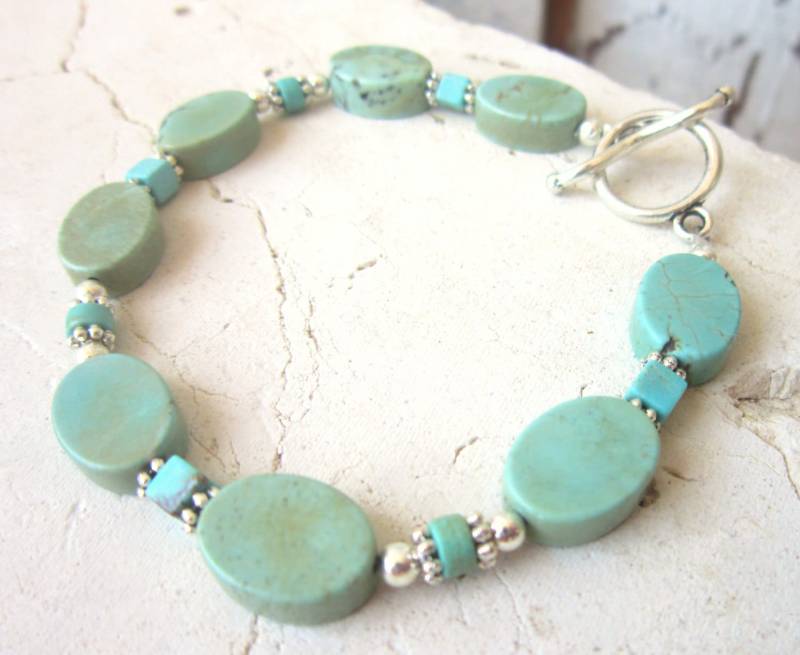 Türkis Armband. Howlite Schmuck. Grün Knebel Südwest-Schmuck von JensBeadBox