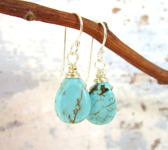 Türkis Tropfen Ohrringe. Draht Gewickelt Howlite Schmuck. Teardrop Ohrringe von JensBeadBox