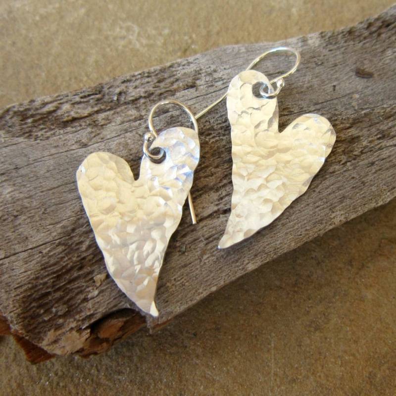 Valentinstag Geschenk. Sterling Silber Herz Ohrringe.hand Gehämmert Ohrringe.sterling Schmuck.gehämmert Schmuck.rustikale Ohrringe von JensBeadBox