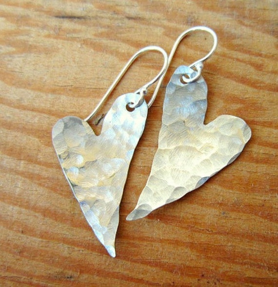 Valentinstag Geschenk. Sterling Silber Herz Ohrringe.hand Gehämmerte Ohrringe.sterling Jewelry.hammered Jewelry.rustic Ohrringe von JensBeadBox