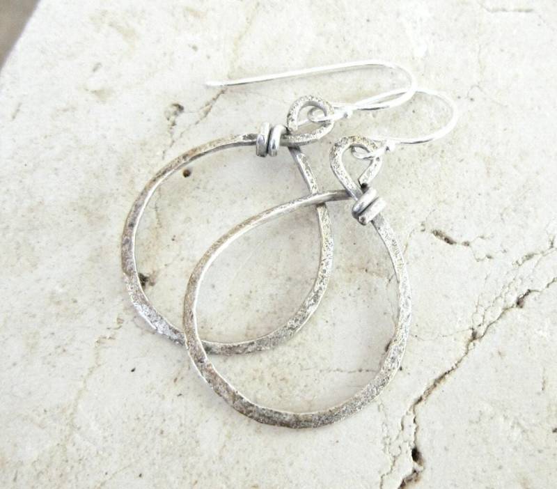 sterling Silber Creolen. Handgemachte Ohrringe. Schmuck. Rustikaler Schmuck von JensBeadBox