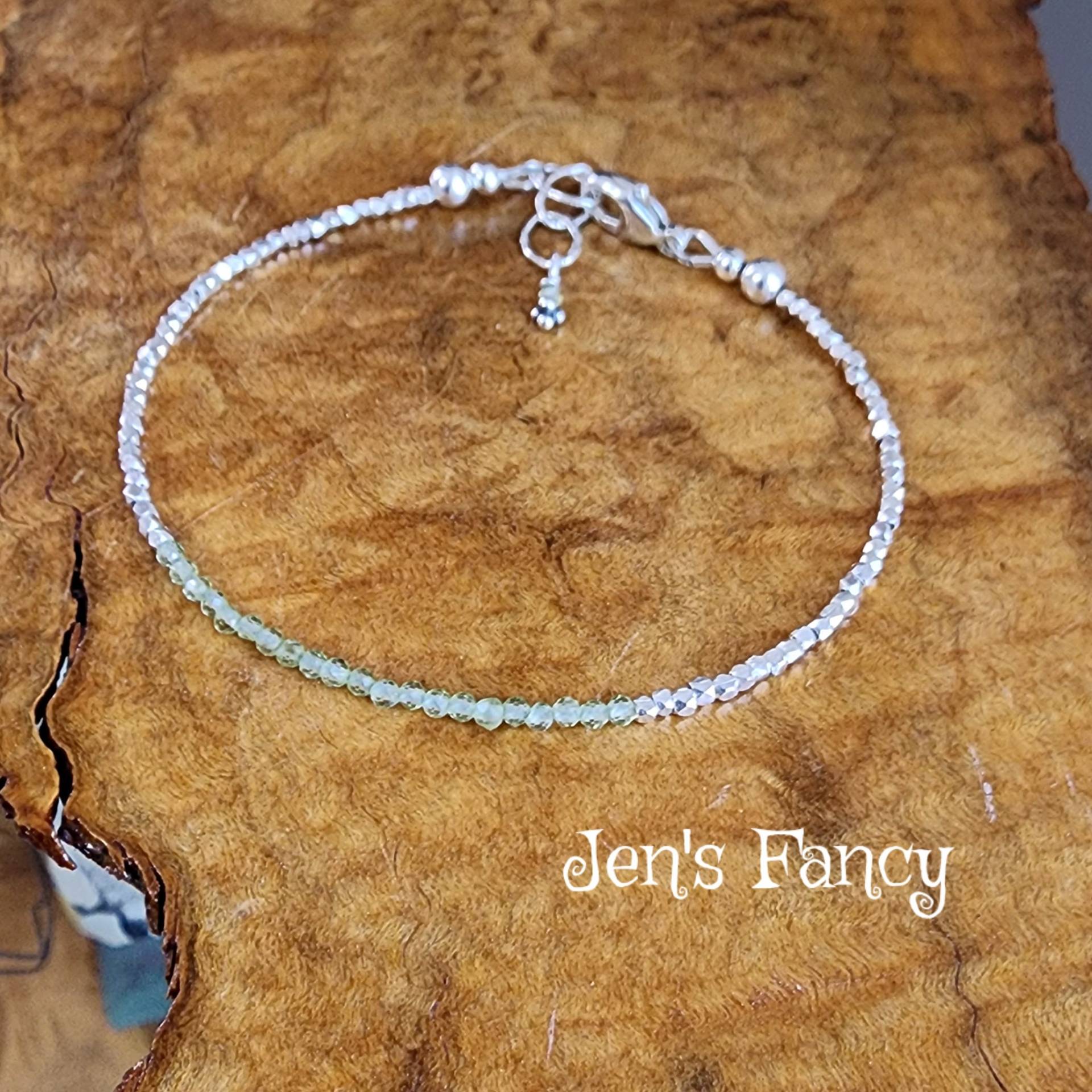Peridot Armband Silber Handgefertigter Natürlicher Edelstein Schmuck, Minimalist Layering Armband, August Birthstone Geschenk Für Sie, Jen's Fancy Peridot Armband Silber Handgefertigter Natürlicher Edelstein Schmuck, Minimalist Layering Armband, August Birthstone Geschenk Für Sie, Jen's Fancy von JensFancy
