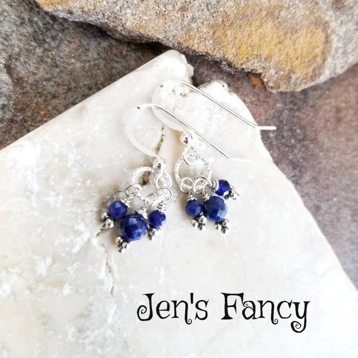 Sodalith Edelstein Ohrringe Sterling Silber, Jen's Fancy, Blau Schmuck, Geschenk Für Sie, Schmuck Sodalith Edelstein Ohrringe Sterling Silber, Jen's Fancy, Blau Schmuck, Geschenk Für Sie, Schmuck von JensFancy