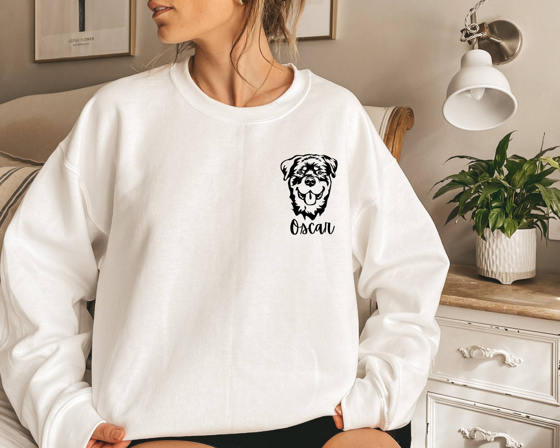 Custom Rottweiler Hunde Crewneck Sweatshirt, Rotti Mama Rottie Shirt, Mama, Geschenke von JensPawsomeStudio