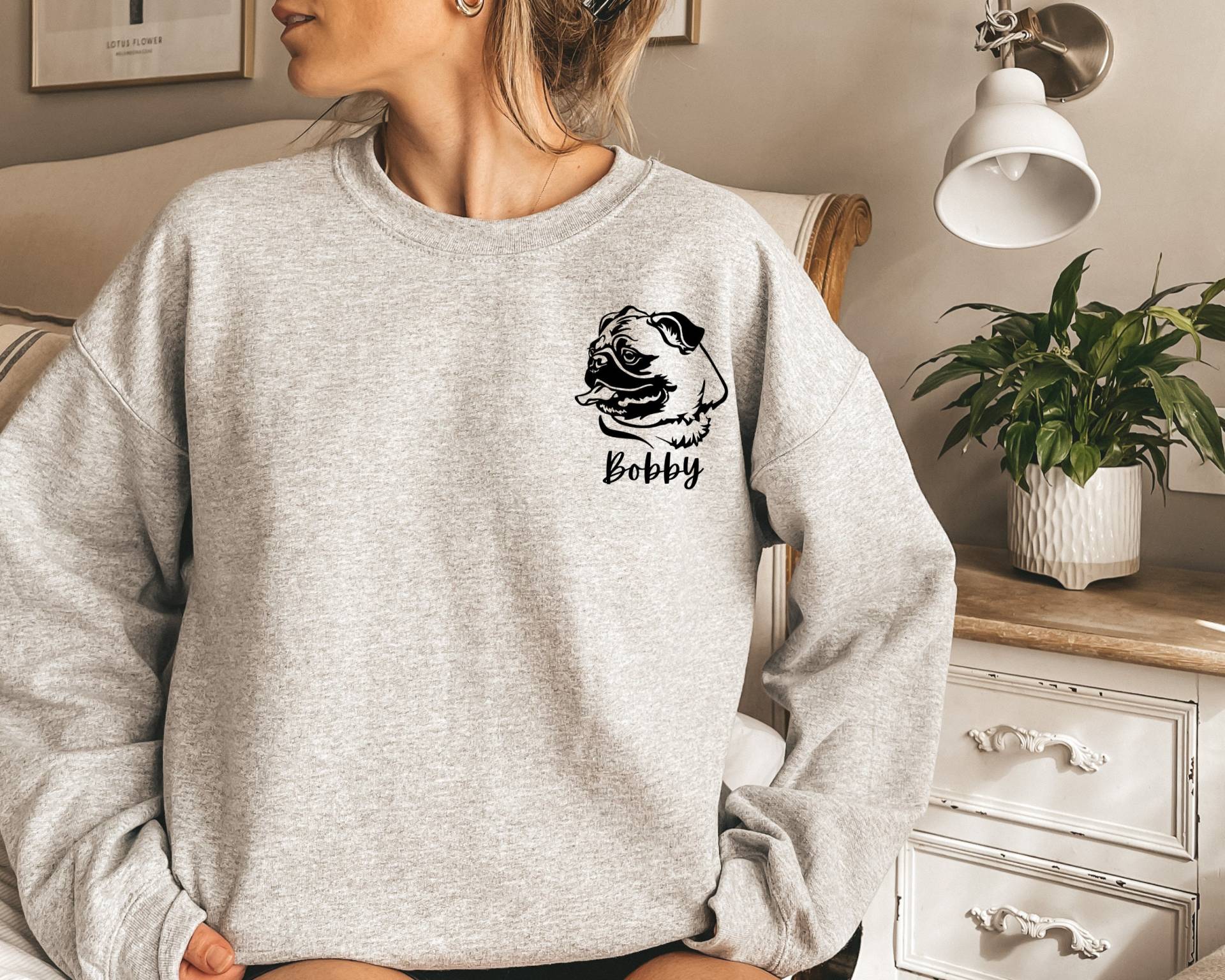 Individuelles Mops Sweatshirt, Mama Liebhaber Geschenk Für Mama, Mom Hoodie von JensPawsomeStudio