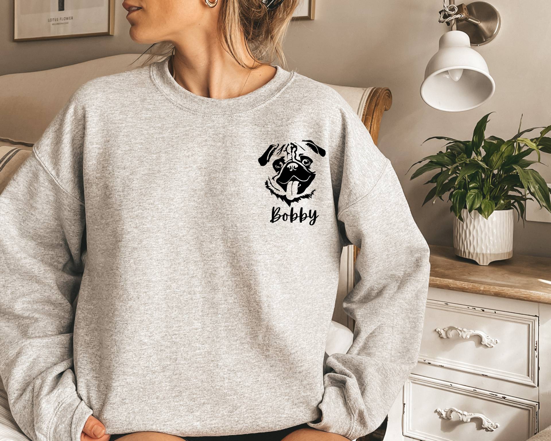 Individuelles Mops Sweatshirt, Mama Liebhaber Geschenk Für Mama, Mom Hoodie von JensPawsomeStudio