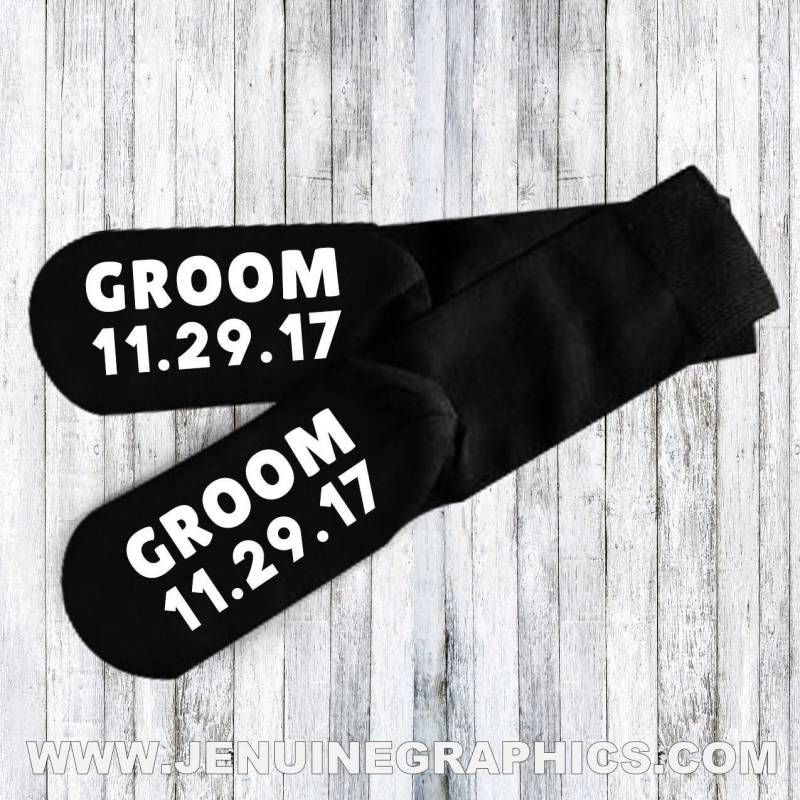 Bräutigam Socken - Neuheit Wörter Auf Hochzeitsfest-Geschenk Text Benutzerdefinierte Brautjungfern-Geschenk-Idee von JenuineGraphics