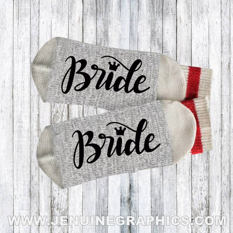 Braut Socken - Bräutigam Verlobungsgeschenk Brautdusche Lustige Geschenk Individuelle Herr Und Frau Paargeschenk von JenuineGraphics