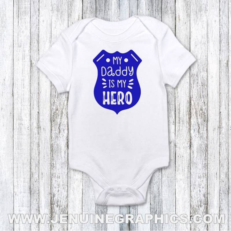 Polizei Baby - Lustige Geschenkidee Für Polizist Baby Geschenk Mutterschaftsurlaub Schwangere Polizistin von JenuineGraphics