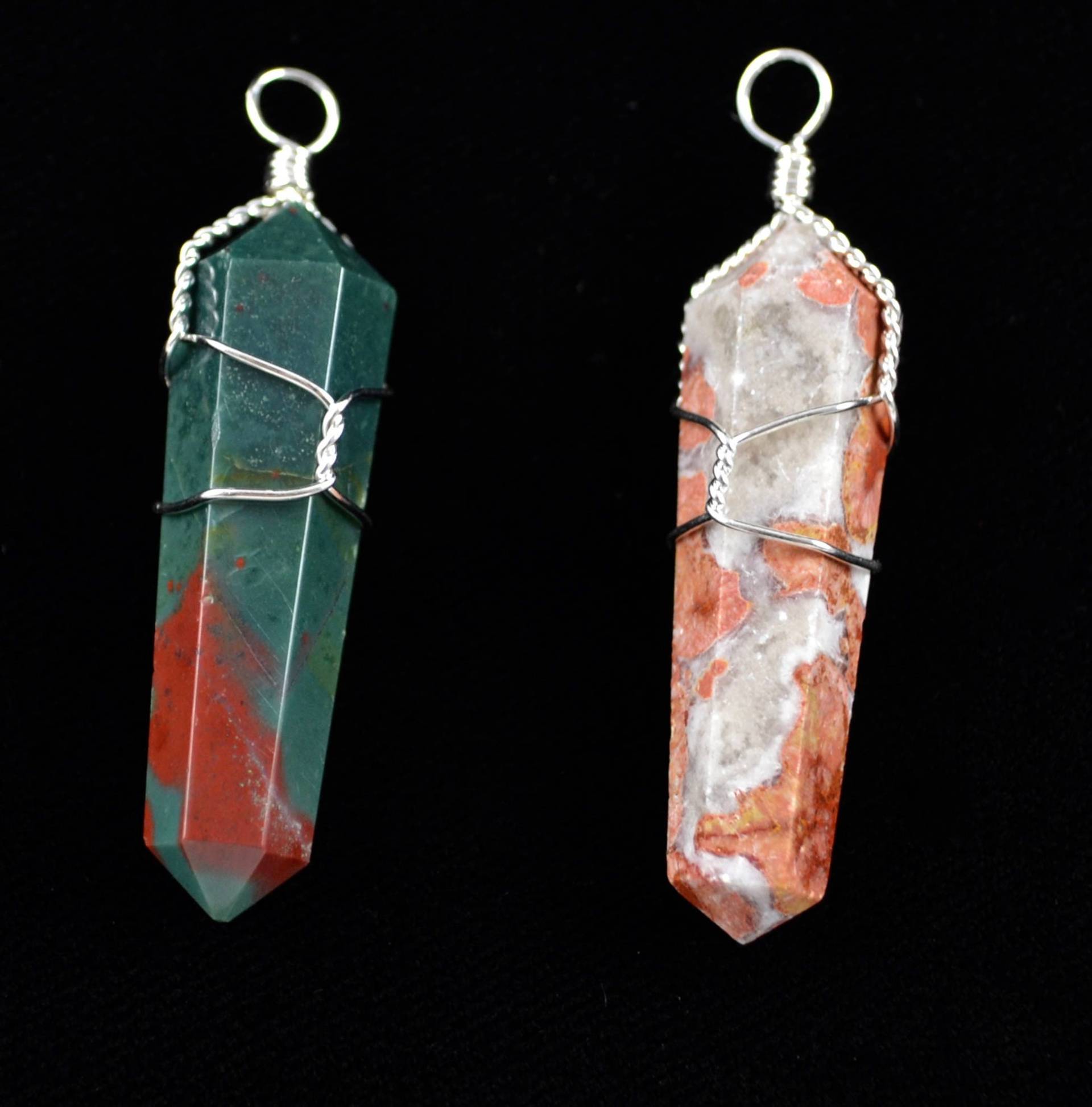 Draht Eingewickelt Blutstein Und Roter Achat Kristallspitze Edelsteine Draht Eingewickelt Blutstein Und Roter Achat Kristallspitze Edelsteine von JenzersGems