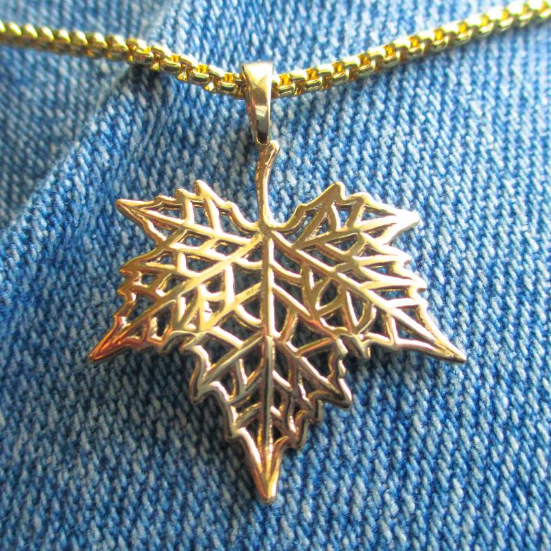 Ahorn-Blatt-Anhänger Ahorn-Blatt-Anhänger von JeremyMallin