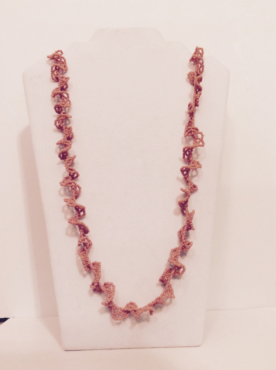 Handgemachte Mauve Lange Rüschenkette, Frühling Sommer, Oglala Schmetterling Stich, Kette Gewebte Spitzen Kette, Mutterstag Geschenkidee, Gift von JeriAielloartstore