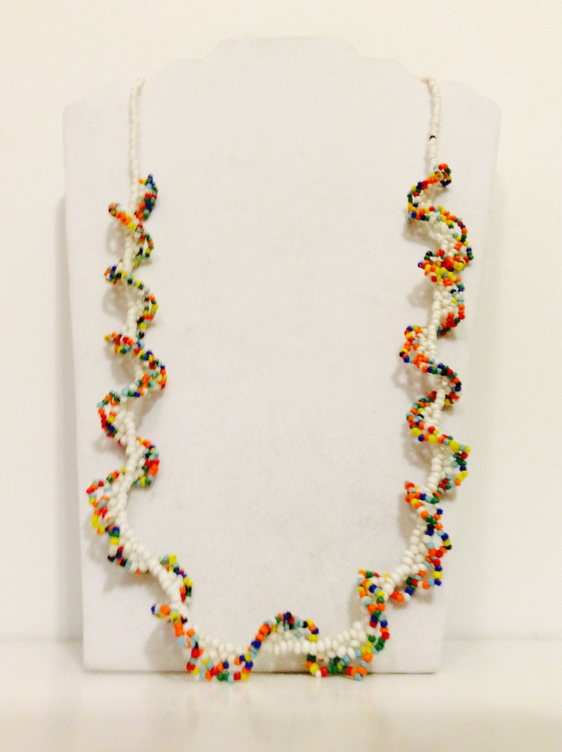 Handgemachte Perlenkette, Pow Wow Artikel, Boho Style, Ruffled Necklace, Lace Jewelry, Oglala Schmetterling Stich von JeriAielloartstore