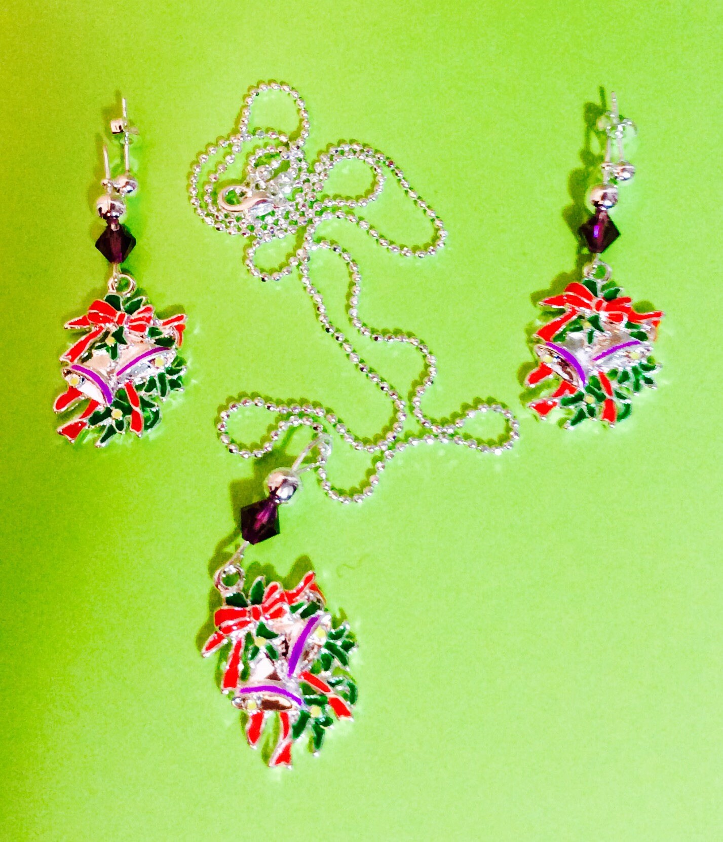 Lila Weihnachten, Weihnachten Schmuck Set, Ohrringe Und Halskette, Urlaub Outfit, Grün Rot Lila, Jeriaielloartstore, Wundertüte Geschenk, Original von JeriAielloartstore