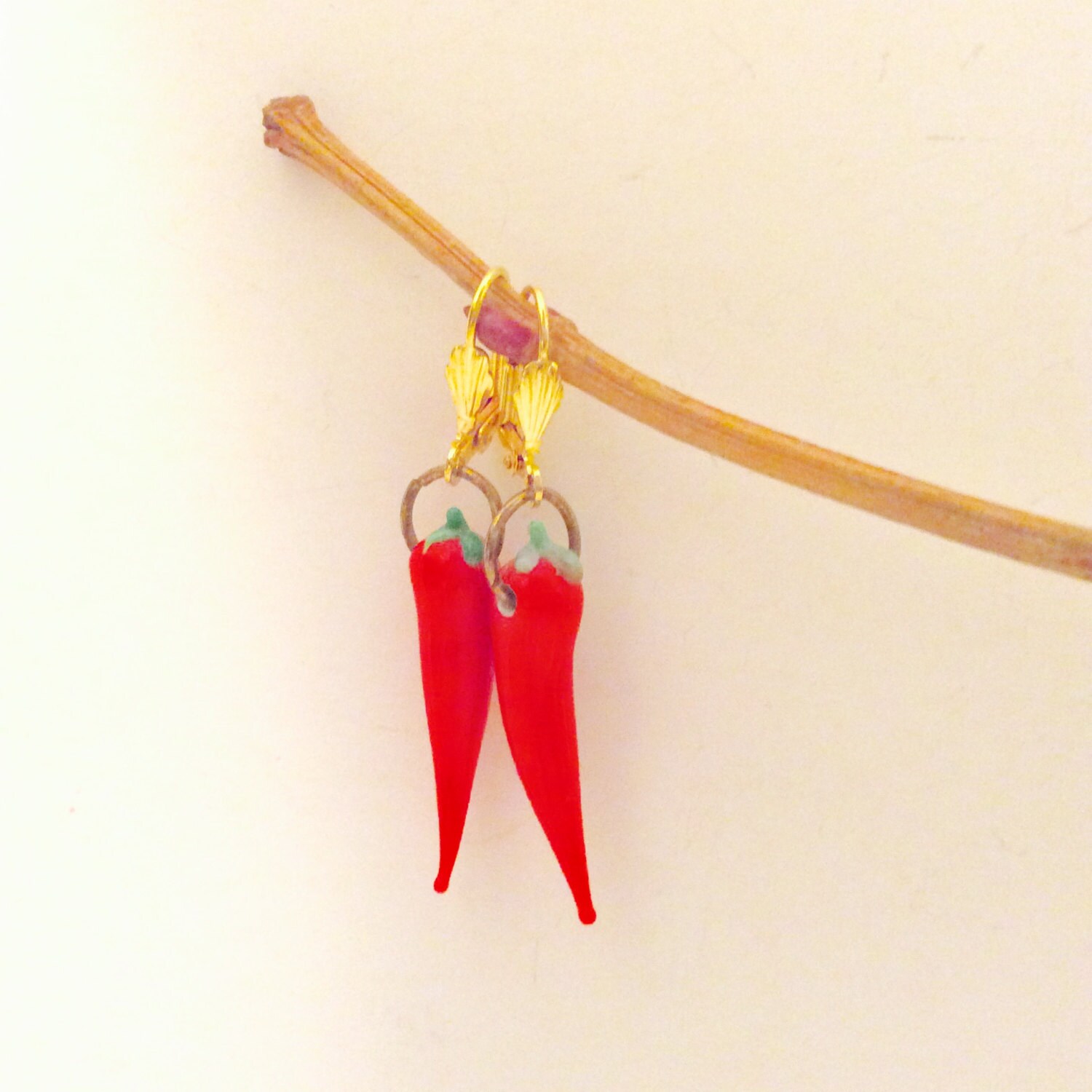 Rote Paprika Ohrringe, Chili Garten Schmuck, Erntezeit, Rote Ohrhänger, Durchbohrte Ohrringe von JeriAielloartstore