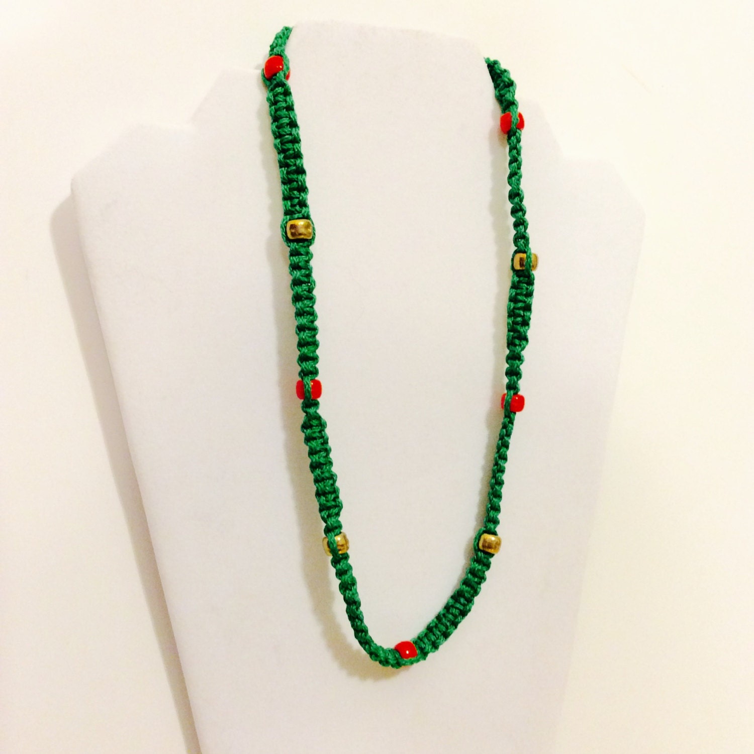 Weihnachten Geknüpfte Halskette, Makramee Grüne Unikat Kleiner Laden, Winter Schmuck, Hippie Boho, Gewebte Jeriaielloartstore, Urlaub von JeriAielloartstore