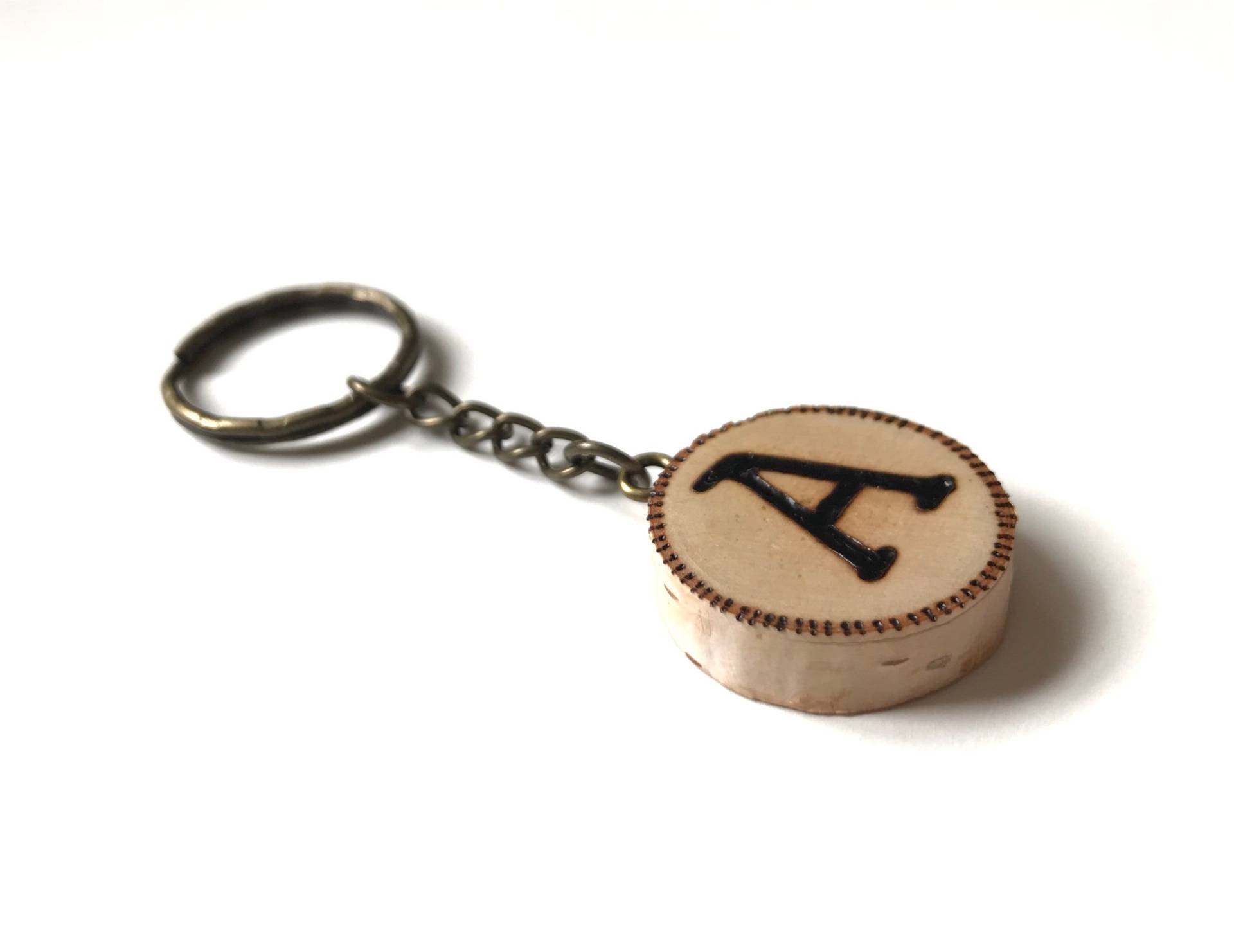 Monogramm A Letter Wood Burned Tree Ast Schlüsselanhänger von JeselyzArtShop