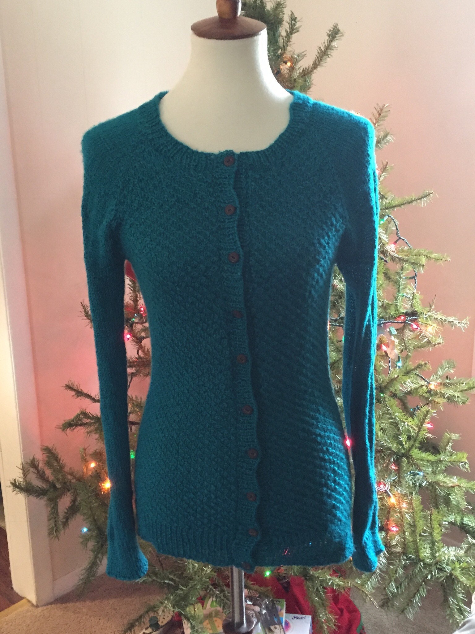 Blaugrüner Lochmuster Cardigan - Größe S Blaugrüner Lochmuster Cardigan - Größe S von JessLeeStitches