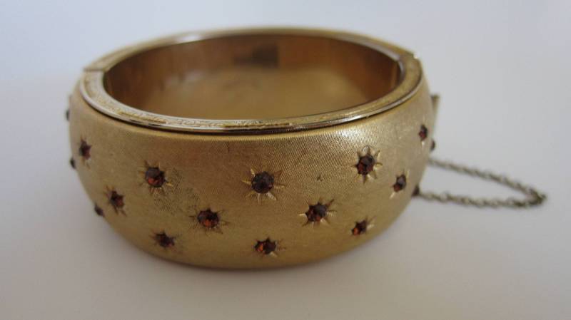 Trifari Manschette Armband von JessenDesigns