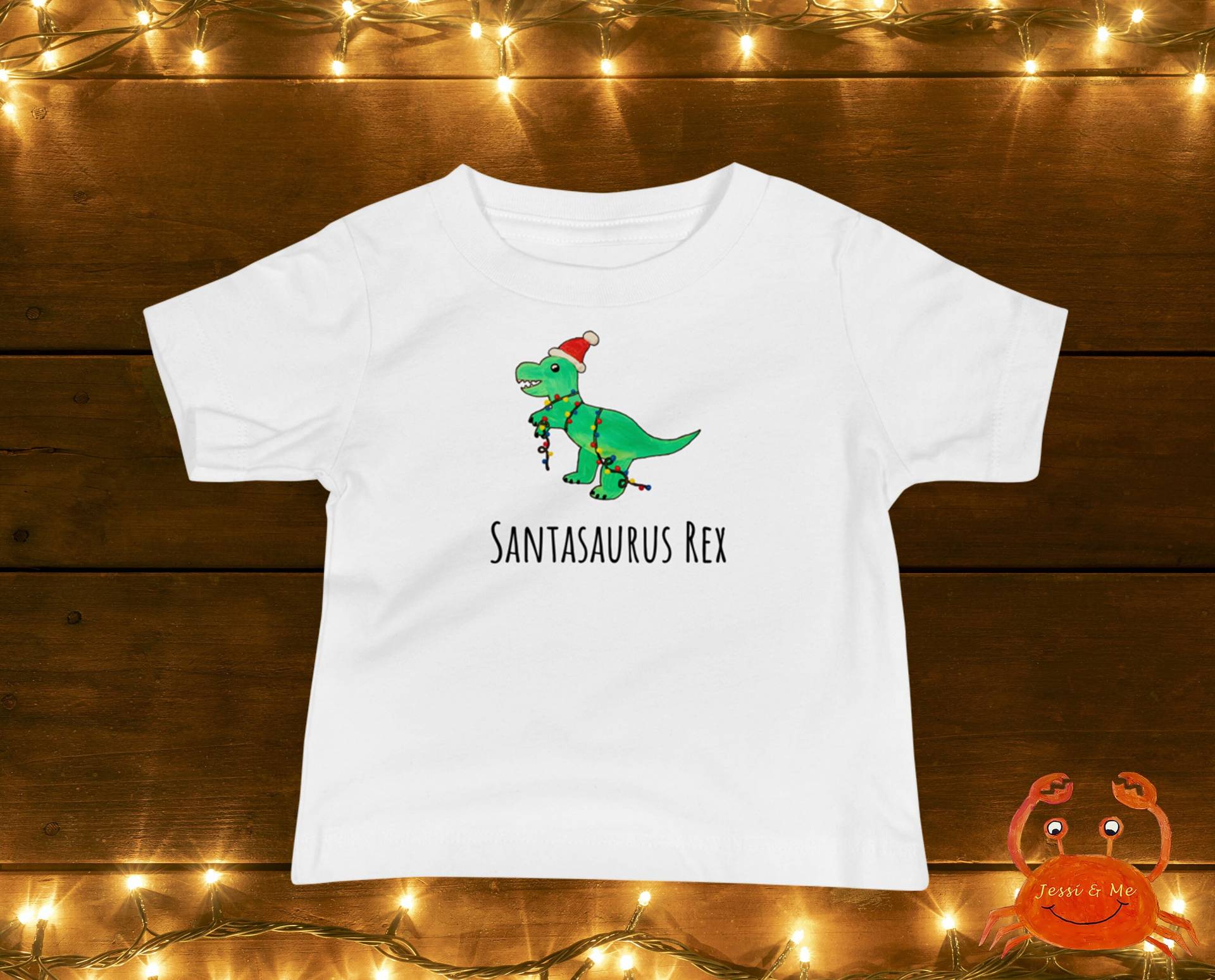 Baby Jersey Kurzarm Weihnachten T-Rex T-Shirt, Süße Santasaurus Rex Fun Dinosaurier Design von JessiandMe