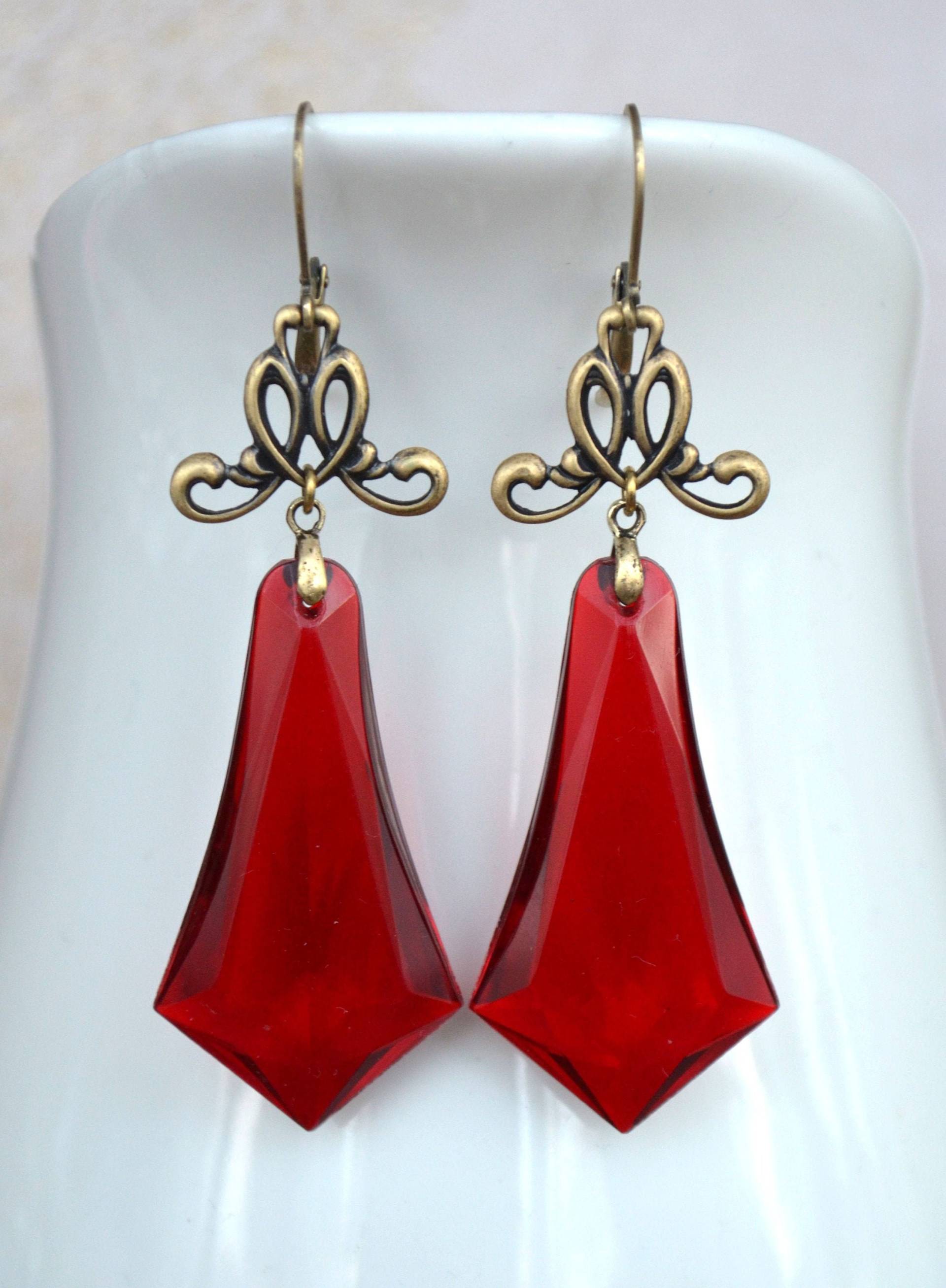 Art Deco, Jugendstil Antikmessing Große Vintage Rubin Rot Lucite Tropfen Ohrringe von JessicaAscoughDesign