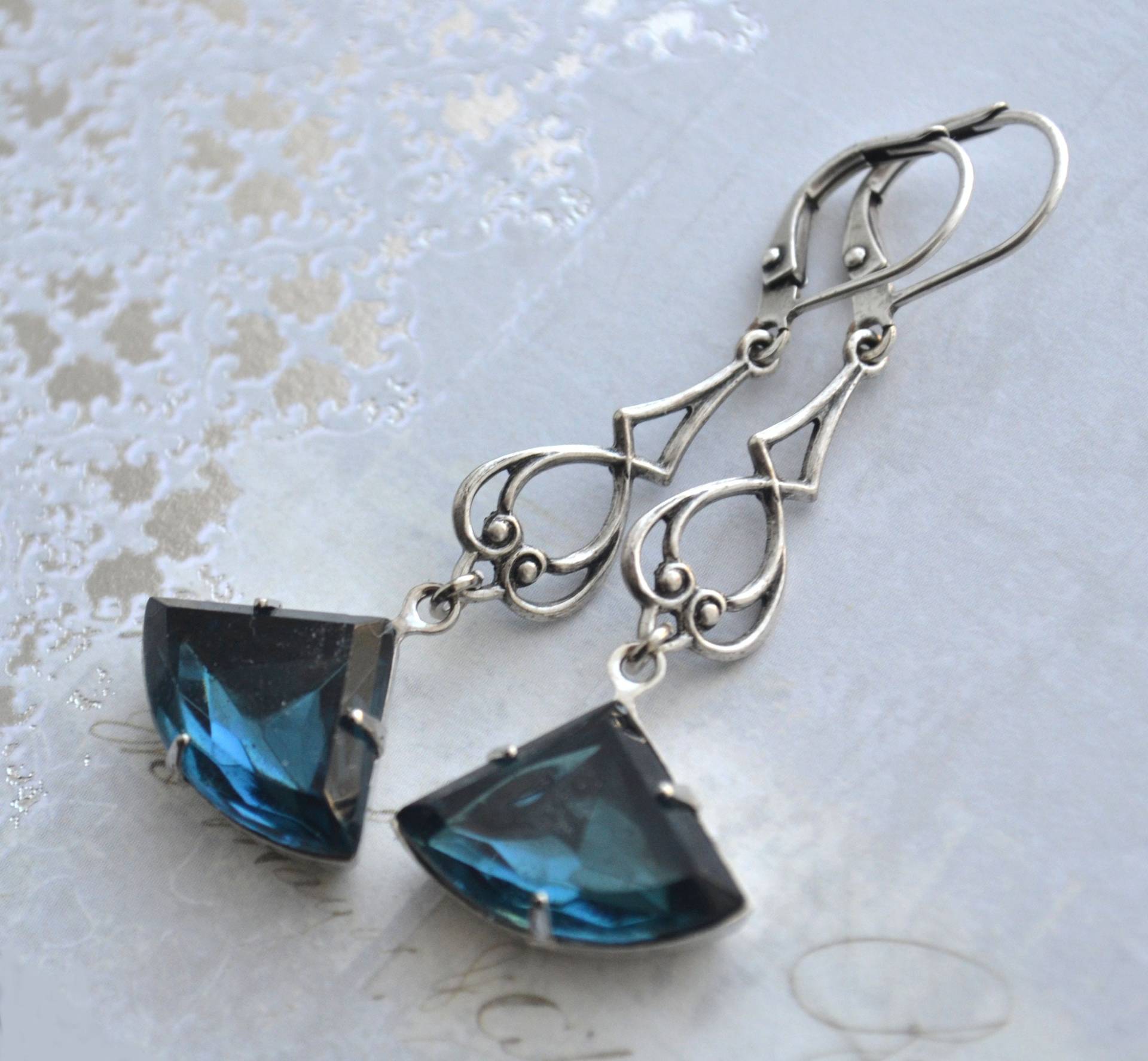 Art Deco Ohrringe, Jugendstil Ohrringe Montanna Blau Glas Antik Silber Fächerförmige von JessicaAscoughDesign