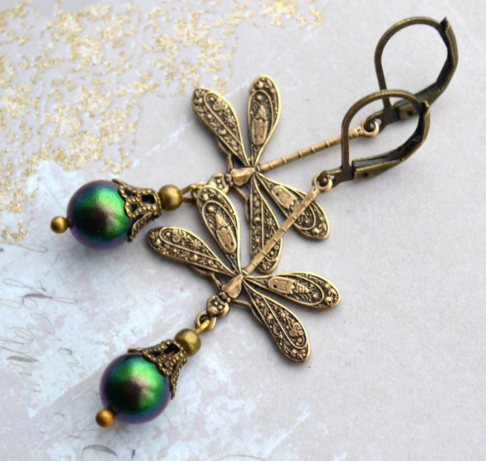 Jugendstil Libellen Ohrringe, Schillernde Grüne Kristall Perlen Ohrringe von JessicaAscoughDesign