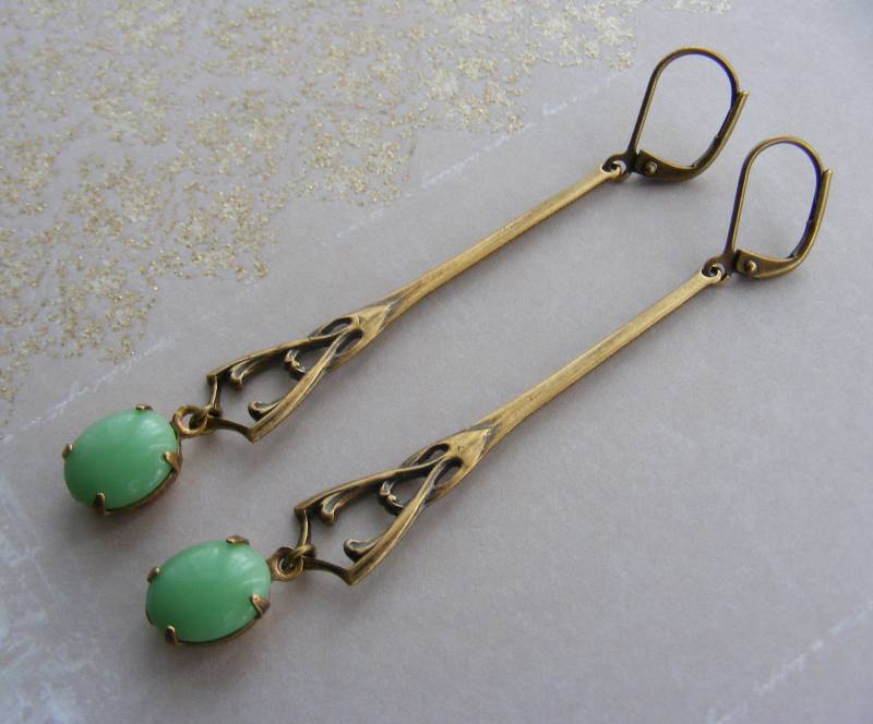 Lange, Elegante, Oxidierte Messing Sea Foam Grüne Glastropfen Ohrringe Im Jugendstil Lange, Elegante, Oxidierte Messing Sea Foam Grüne Glastropfen Ohrringe Im Jugendstil von JessicaAscoughDesign