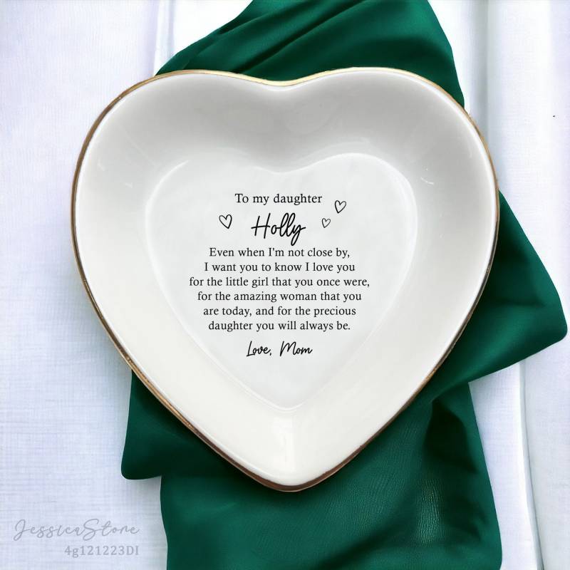 An Meine Tochter Geschenk Von Mama-Personalisierte Schmuckhalter-Hochzeit Geburtstag Abschlussgeschenk-Braut, Um Der Mutter Braut Zu Sein von JessicaRCrafts