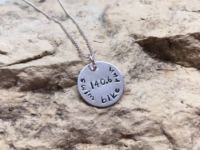 140.6/70.3 Tri - Schwimmen Rad Laufen Sterling Silber Triathlet Anhänger von JessicasGifts
