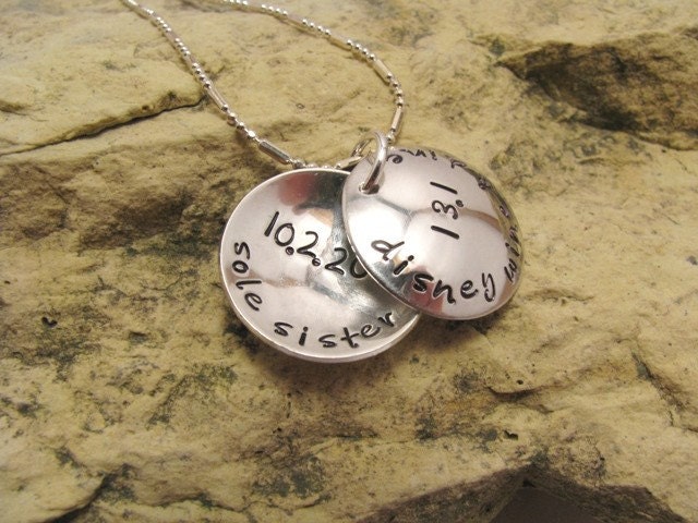 Personalisierte Rennen Medaillon - Sterling Silber | Größe Klein von JessicasGifts