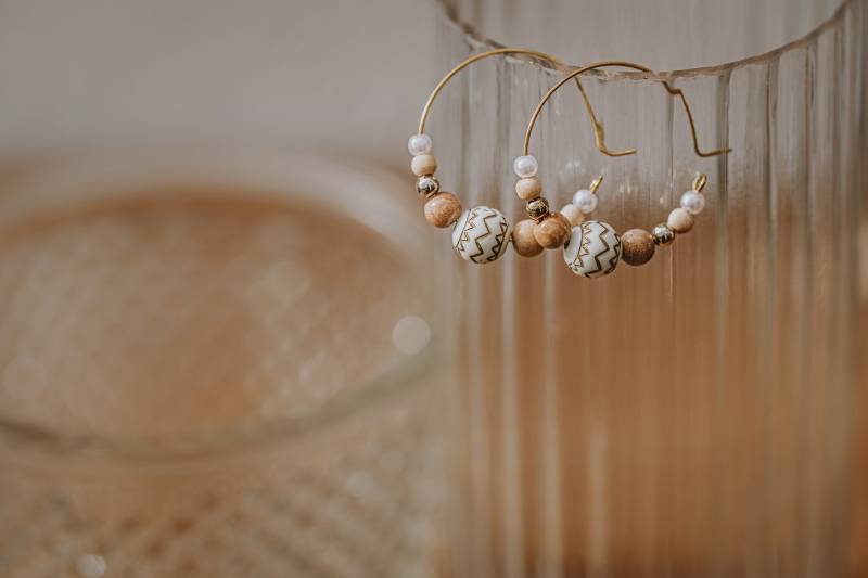 Caitlyn Minimalist, Elegante Ohrringe, Boho Ohrringe Gold, Huggie Schmuck Geschenk 1 Jahr Jahrestag Für Freundin von JessisArtCreations