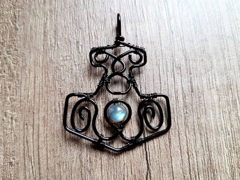 Mjölnir Anhänger von JessyHerc