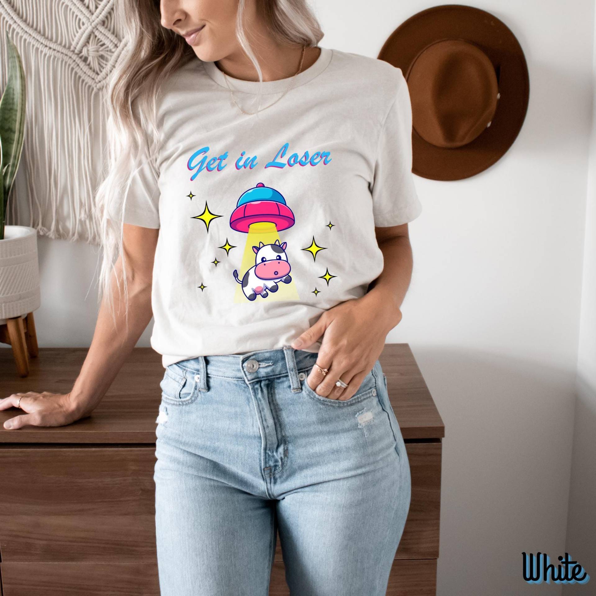 Get in Loser Ufo T-Shirt | Lustiges Alien Und Kuh Design Kawaii Space Shirt Für Nerds, Cow Lovers & Meme-Fans Get in Loser Ufo T-Shirt | Lustiges Alien Und Kuh Design Kawaii Space Shirt Für Nerds, Cow Lovers & Meme-Fans von JesterShopHappens