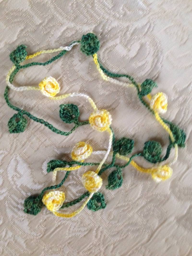 Lariat Gelbe Blumen Hand Häkeln Halskette Lariat Gelbe Blumen Hand Häkeln Halskette von JetandIrene
